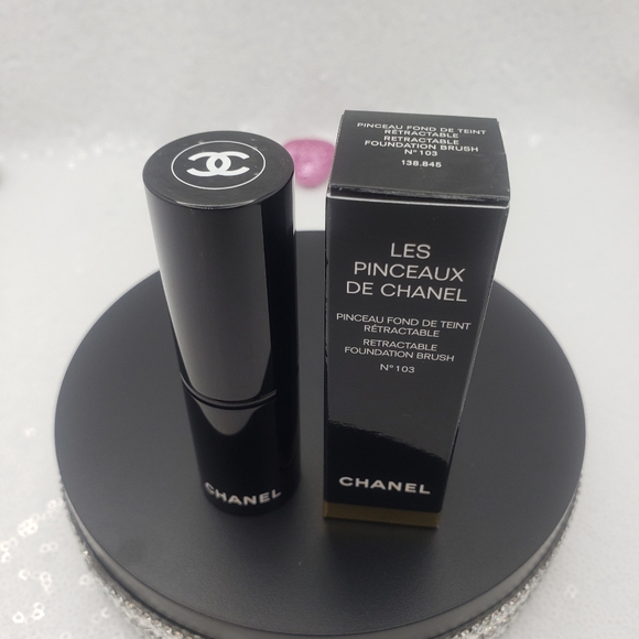 Chanel Retractable Kabuki Powder Brush N°108 - Picture 3 of 10